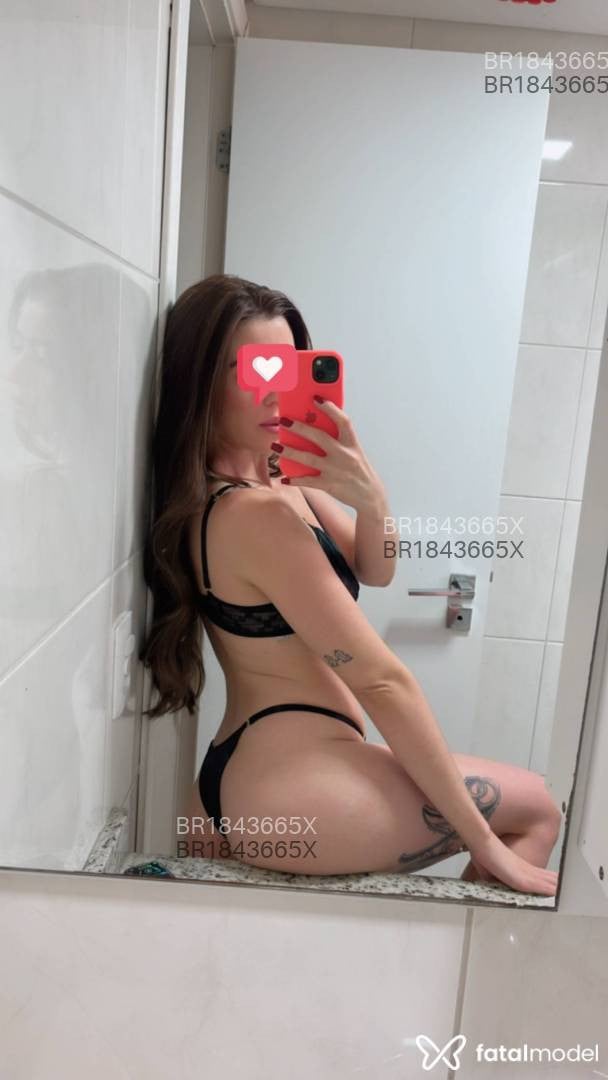 Acompanhante mulher morena (o) de olhos mel em Curitiba Acompanhante mulher morena (o) de olhos mel em Curitiba - Lorena Prado