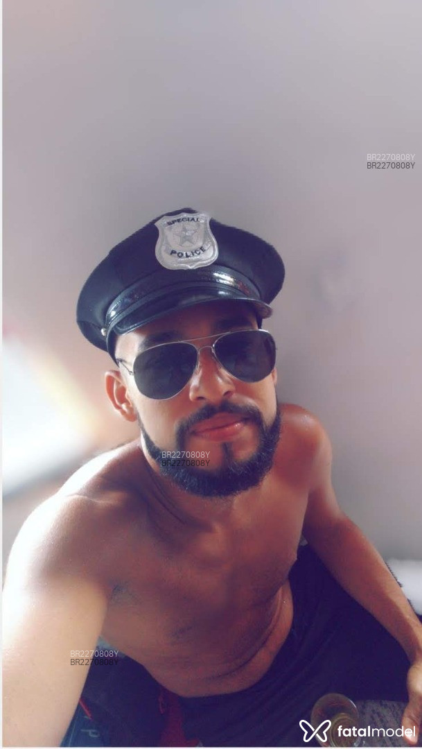 Acompanhante homem morena (o) de olhos castanhos em Rio de Janeiro Acompanhante homem morena (o) de olhos castanhos em Rio de Janeiro - Léo Eli