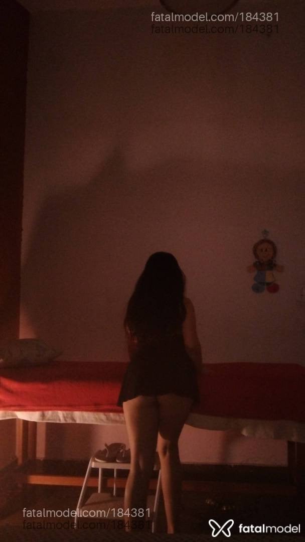 Acompanhante mulher com cabelo castanho de olhos castanhos - Larissa Mendes