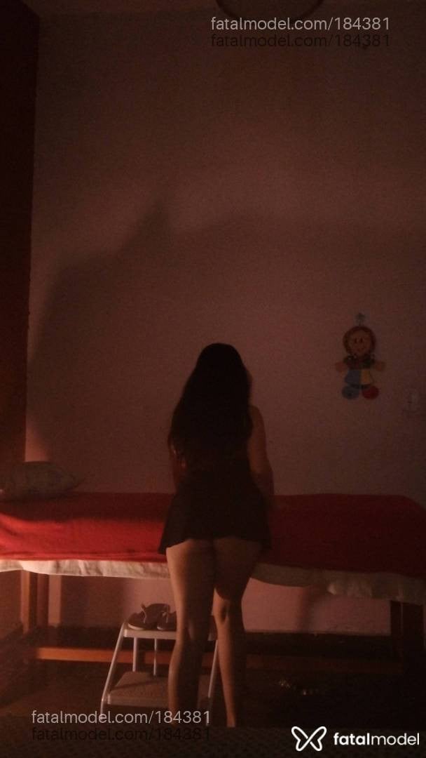 Acompanhante mulher com cabelo castanho de olhos castanhos - Larissa Mendes