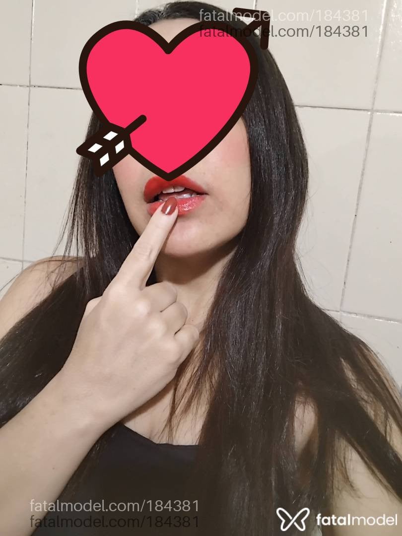 Acompanhante mulher com cabelo castanho de olhos castanhos - Larissa Mendes