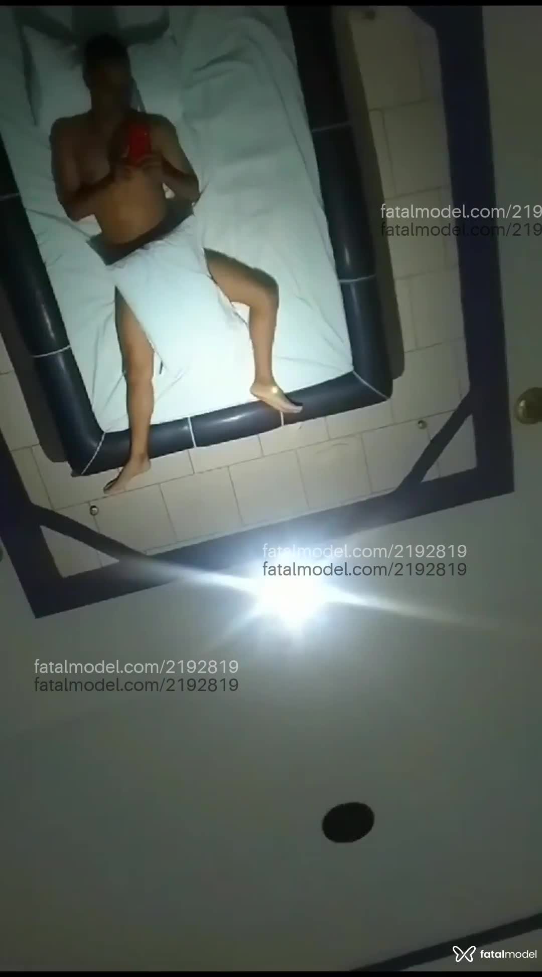 Acompanhante não-binário morena (o) de olhos castanhos em Brumado Acompanhante não-binário morena (o) de olhos castanhos em Brumado - Junior Bermanelly