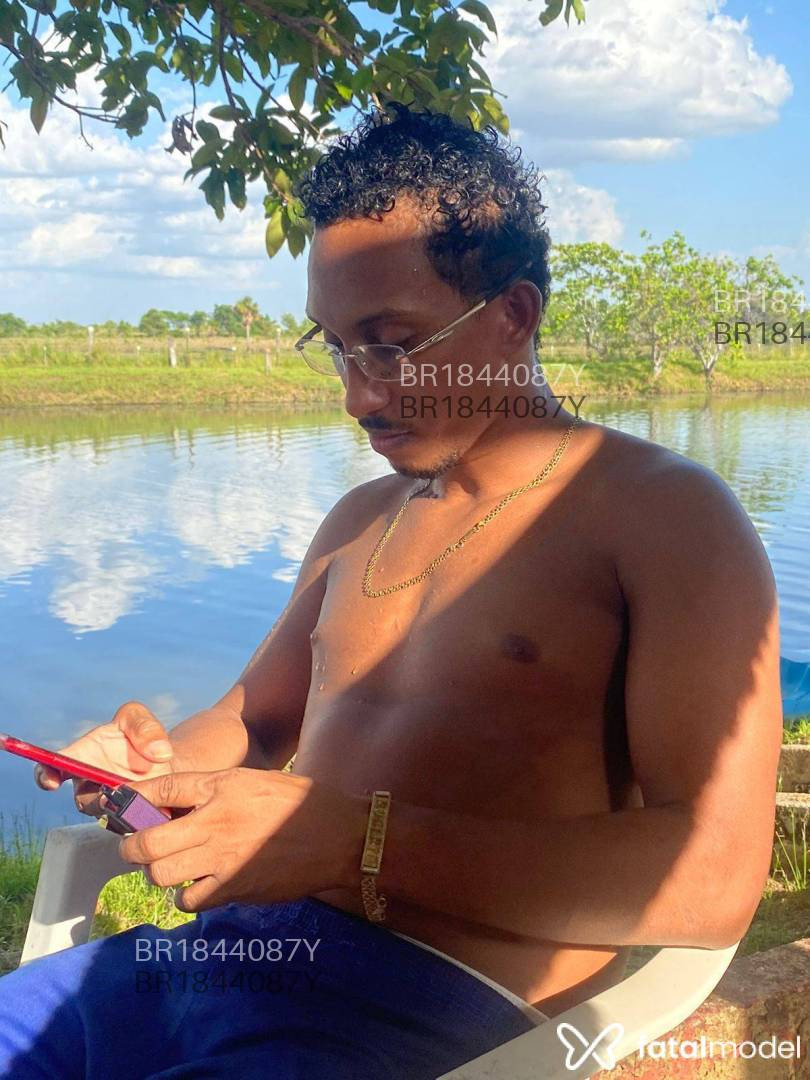 Acompanhante homem morena (o) de olhos pretos em Virtual - Rodrigo Gomes