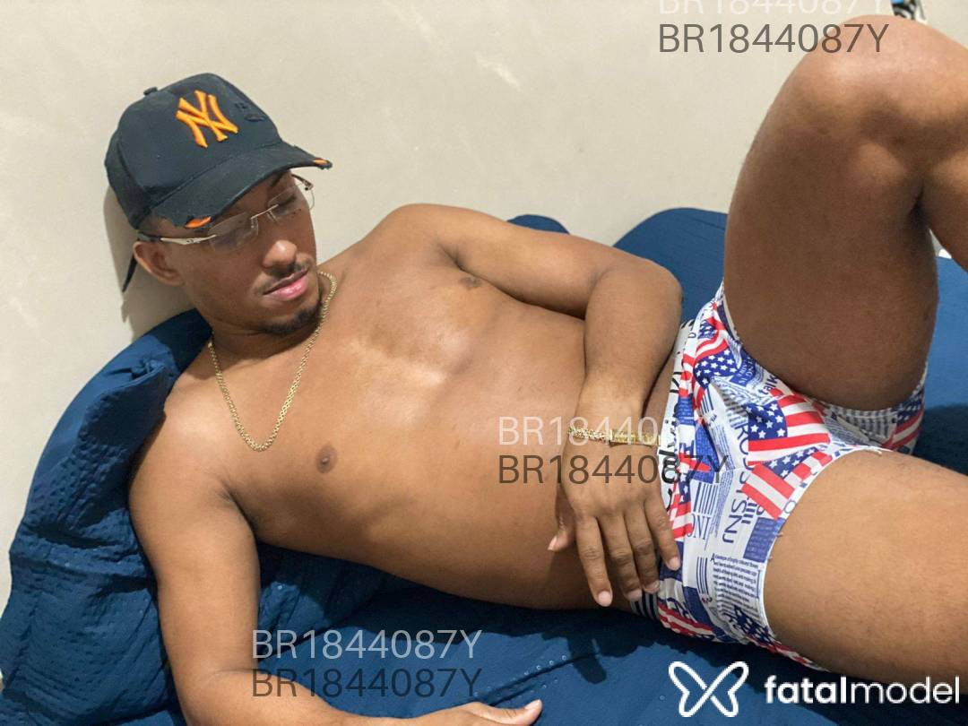 Acompanhante homem morena (o) de olhos pretos em Virtual - Rodrigo Gomes