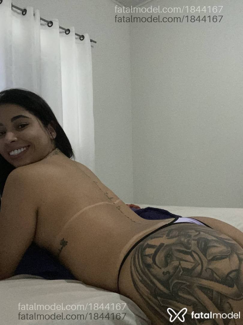 Acompanhante mulher morena (o) de olhos castanhos - Isabella