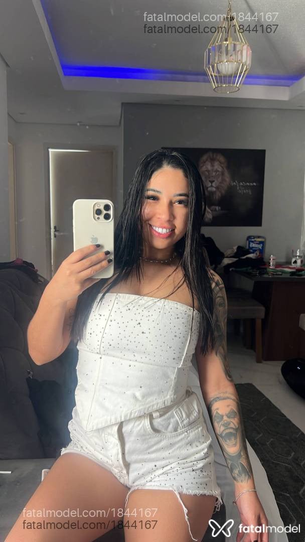 Acompanhante mulher morena (o) de olhos castanhos - Isabella
