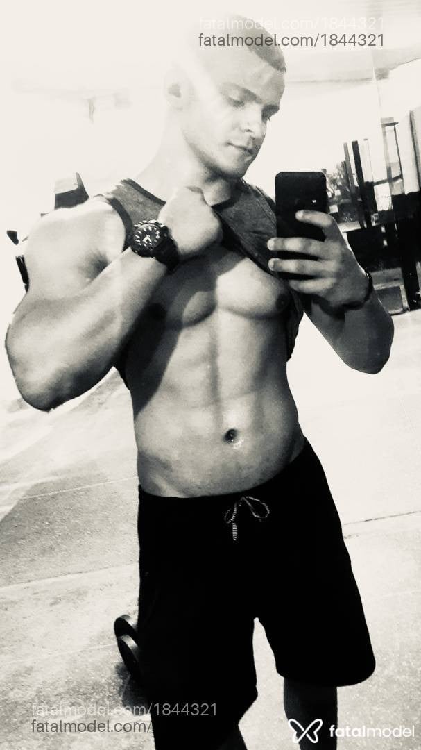 Acompanhante homem com cabelo castanho de olhos castanhos - Samuel Colt