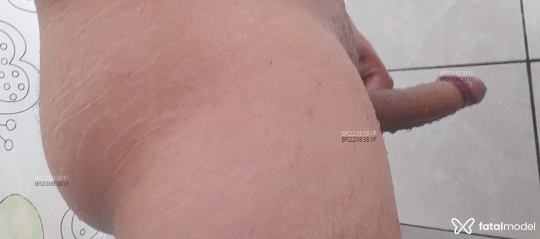 Acompanhante homem morena (o) de olhos castanhos em Maringá - índio