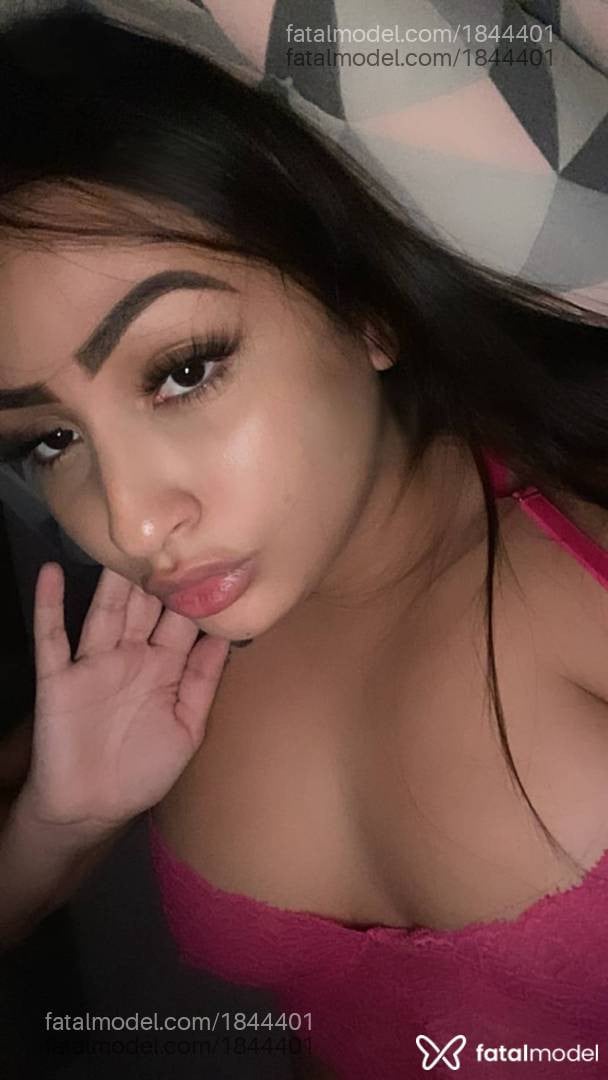 Acompanhante mulher com cabelo castanho de olhos castanhos - Maya