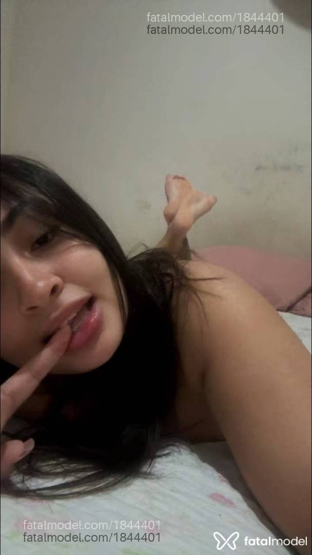 Acompanhante mulher com cabelo castanho de olhos castanhos - Maya