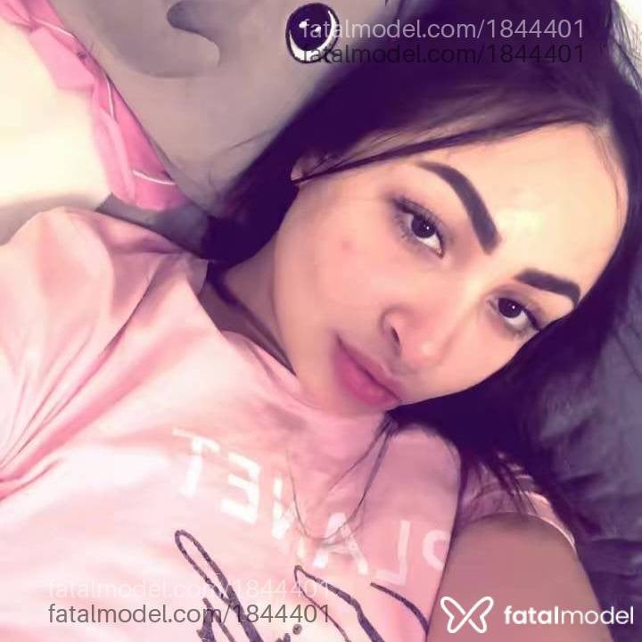Acompanhante mulher com cabelo castanho de olhos castanhos - Maya