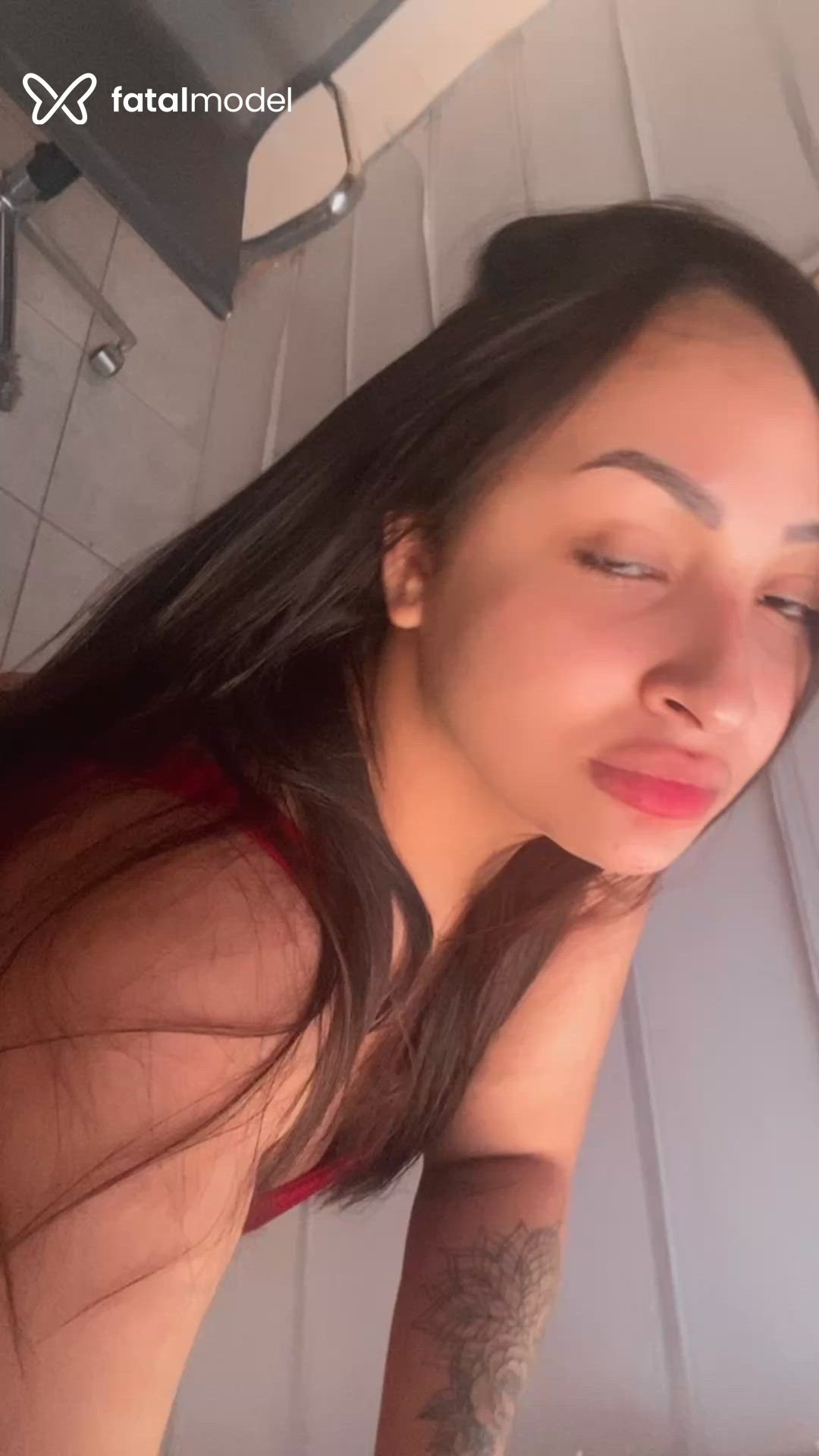 Acompanhante mulher com cabelo castanho de olhos castanhos em Itajubá Acompanhante mulher com cabelo castanho de olhos castanhos em Itajubá - Maya