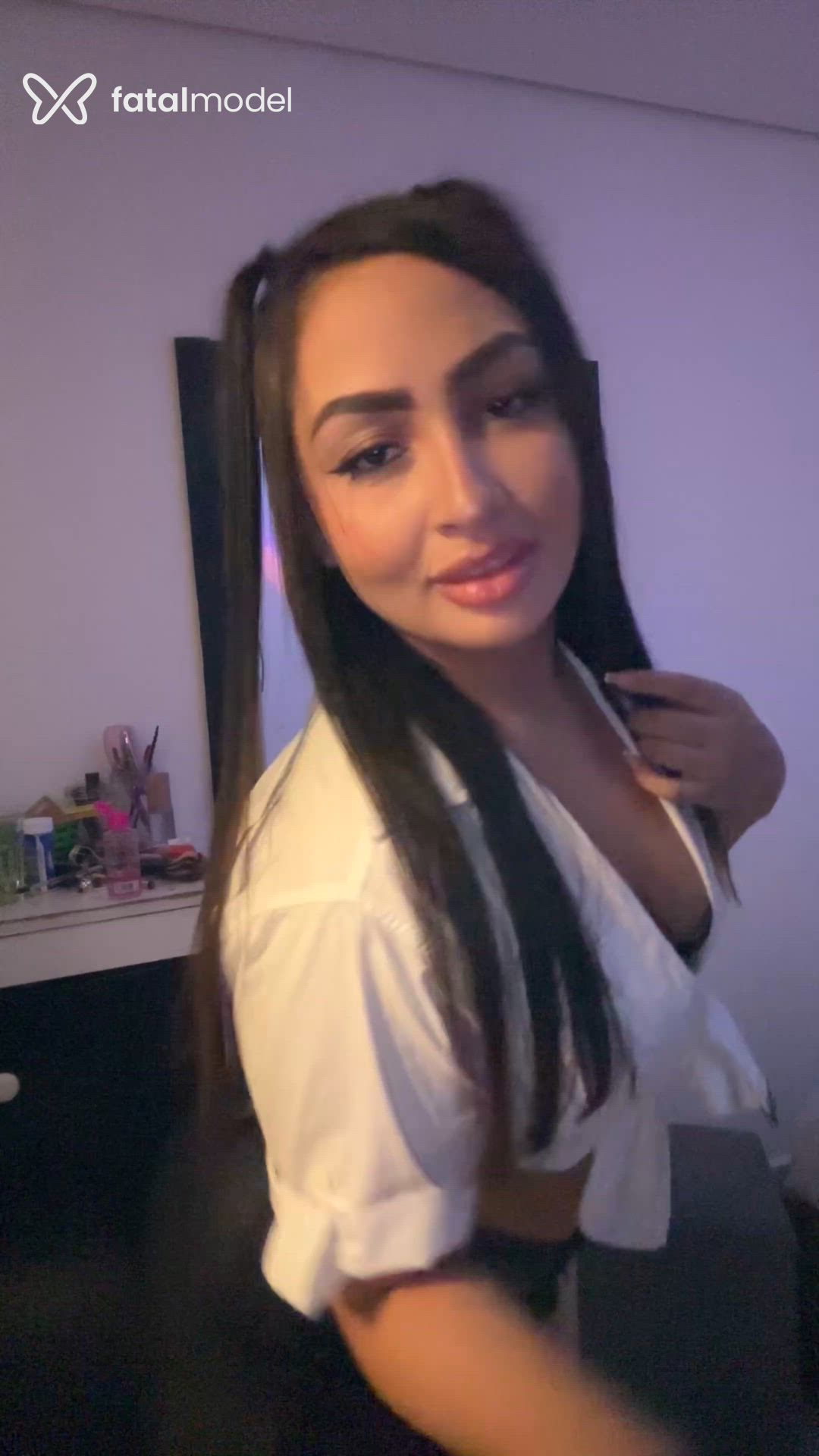 Acompanhante mulher com cabelo castanho de olhos castanhos em Itajubá Acompanhante mulher com cabelo castanho de olhos castanhos em Itajubá - Maya