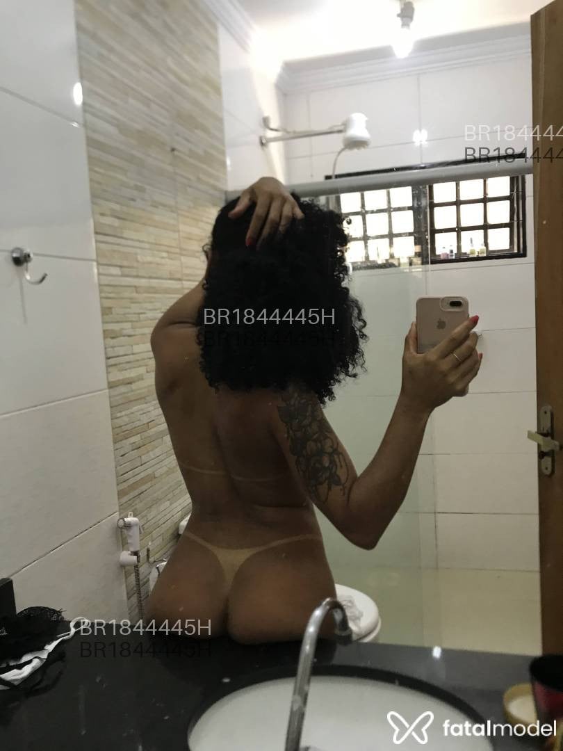 Acompanhante mulher morena (o) de olhos castanhos em Caldas Novas - Sara Gomes