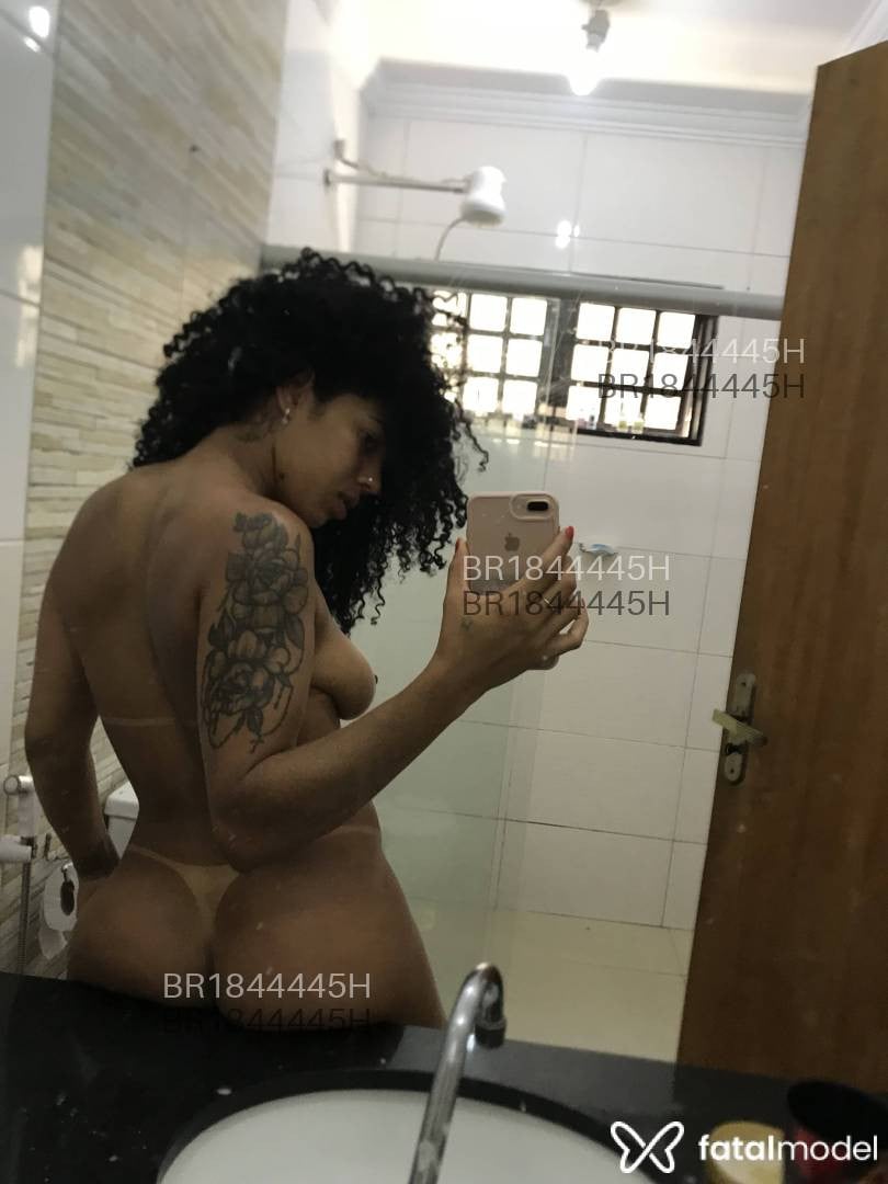 Acompanhante mulher morena (o) de olhos castanhos em Caldas Novas - Sara Gomes