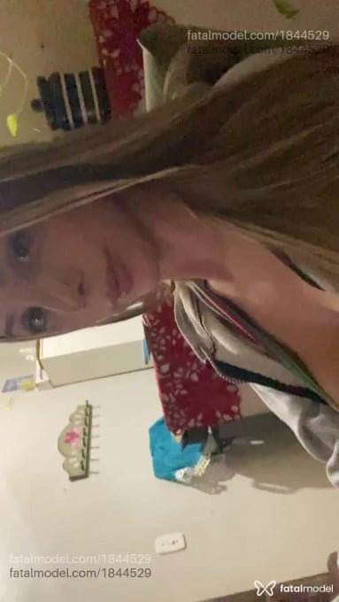 Acompanhante mulher trans loira (o) de olhos verdes em Gaspar - Mariana