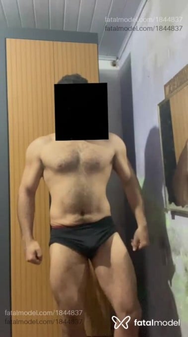 Acompanhante homem morena (o) de olhos castanhos em Pelotas Acompanhante homem morena (o) de olhos castanhos em Pelotas - Hétero