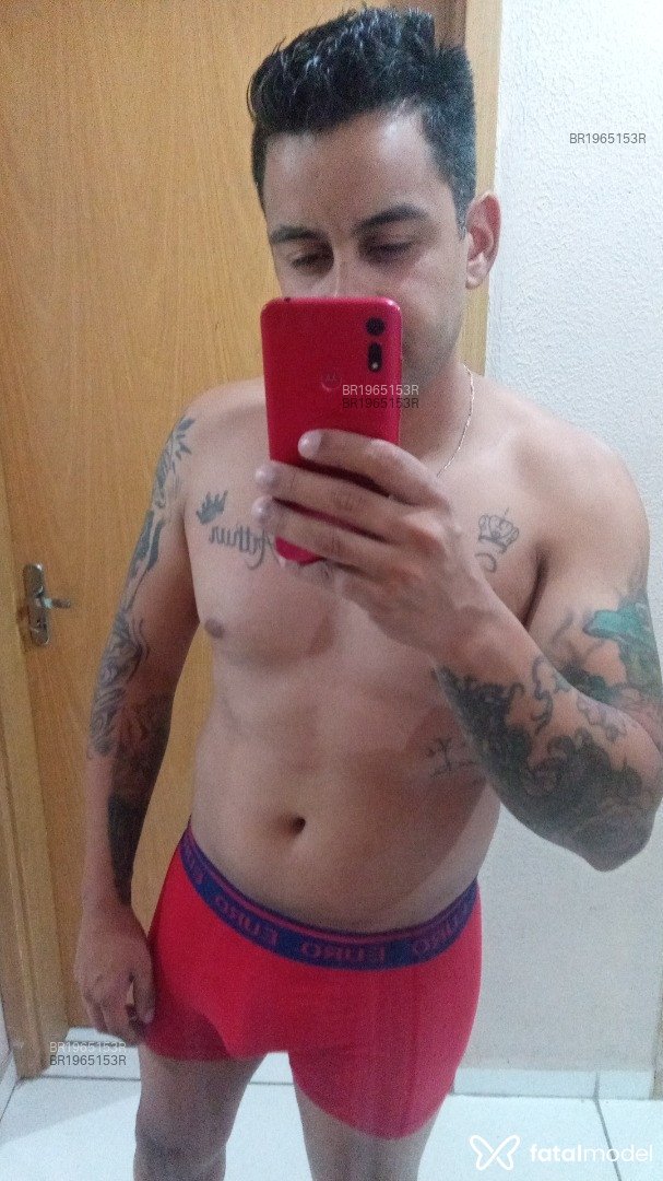 Acompanhante homem morena (o) de olhos castanhos em Novo Hamburgo - Ruan