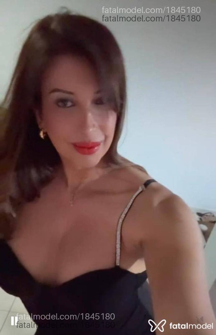 Acompanhante mulher trans com cabelo castanho de olhos mel em Goiânia - Natascha Naty
