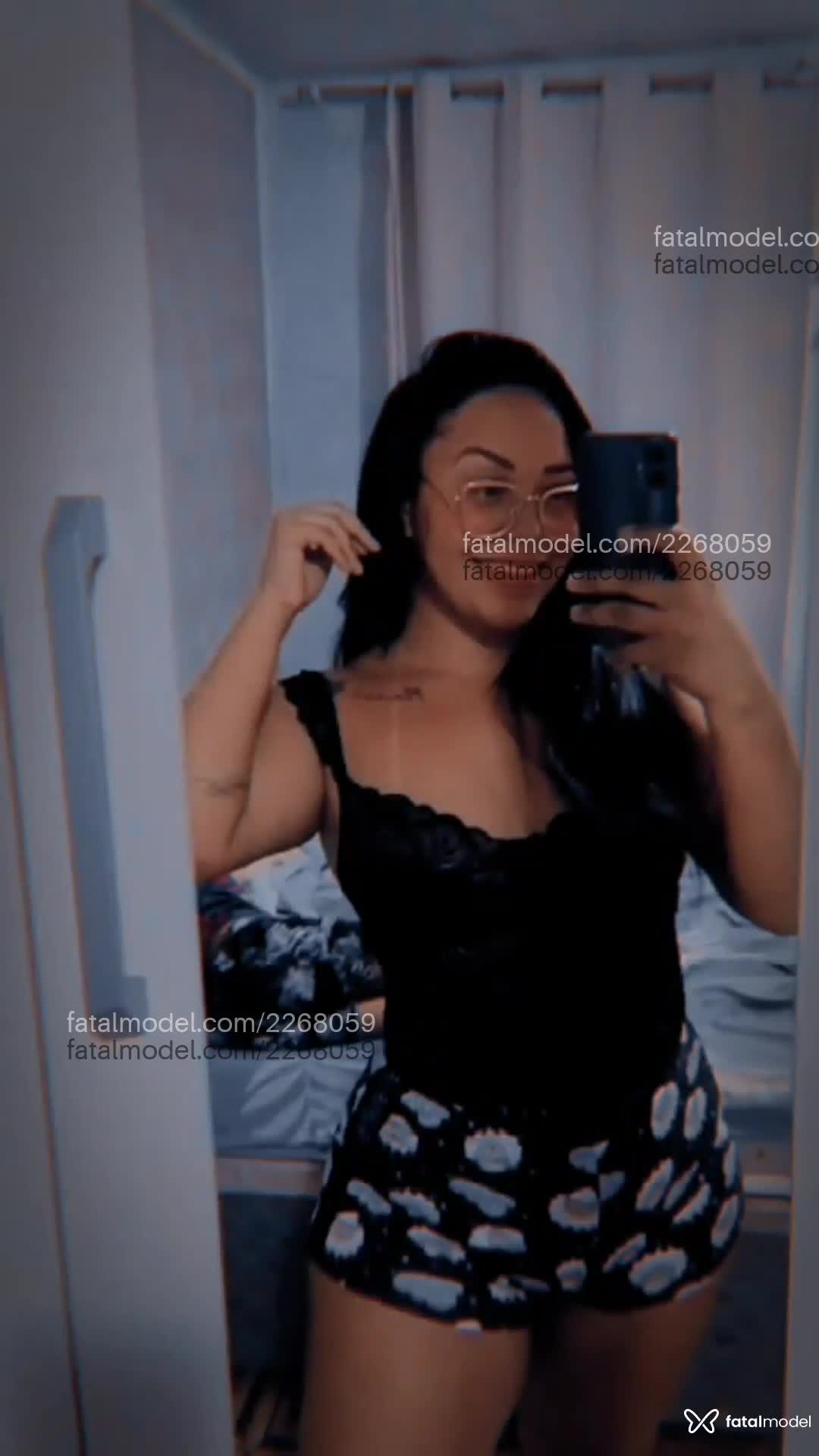 Acompanhante mulher morena (o) de olhos castanhos em Virtual - Veridiana