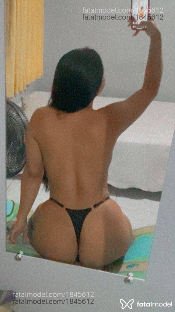 Acompanhante mulher morena (o) de olhos pretos - Livia
