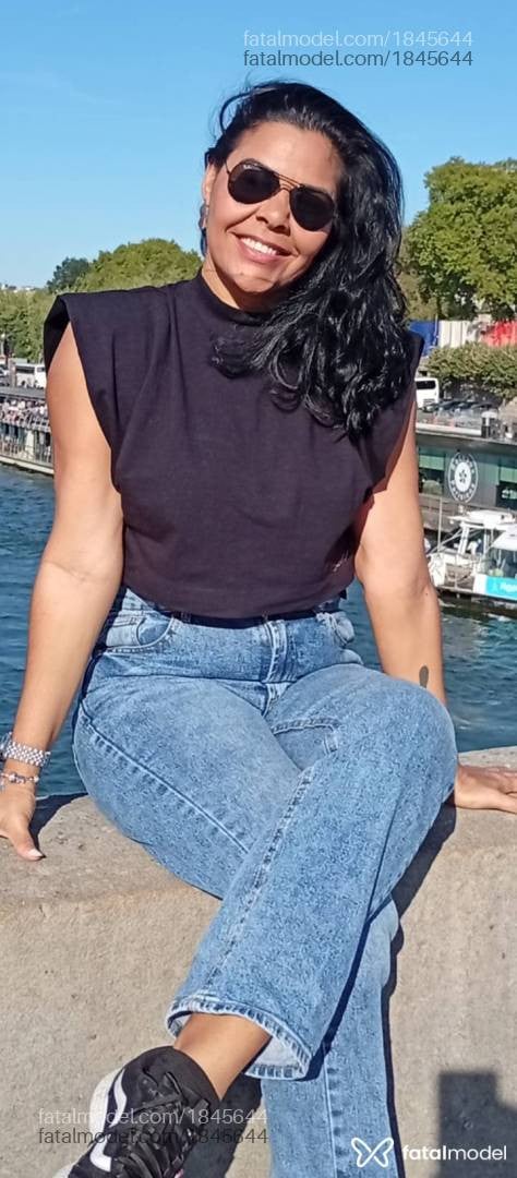 Acompanhante mulher morena (o) de olhos castanhos - Luana Nunes