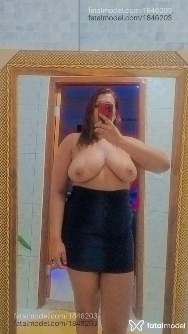 Acompanhante mulher com cabelo castanho de olhos castanhos - Amanda Bitencourt