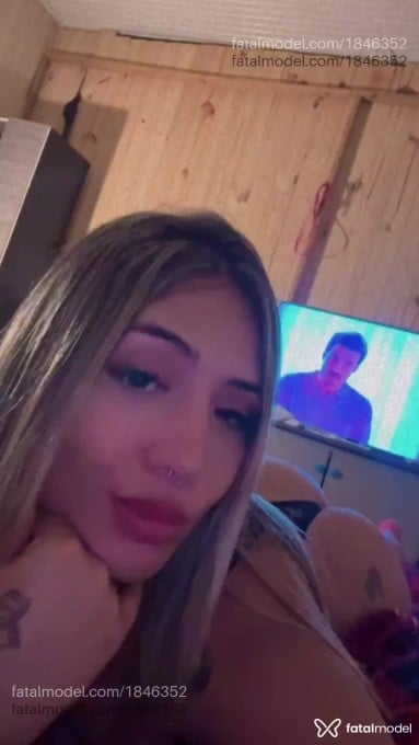 Acompanhante mulher com cabelo castanho de olhos castanhos em Caxias do Sul - Lua