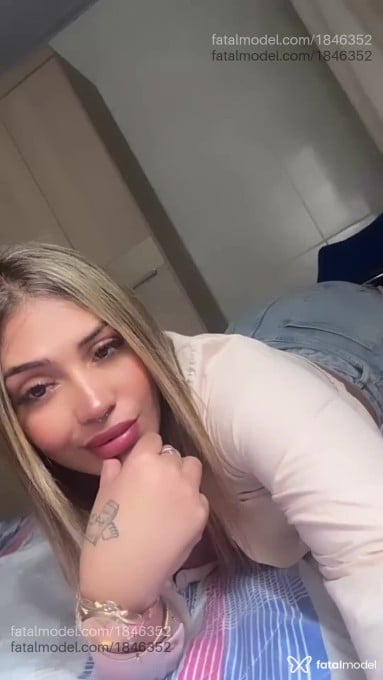 Acompanhante mulher com cabelo castanho de olhos castanhos em Caxias do Sul - Lua