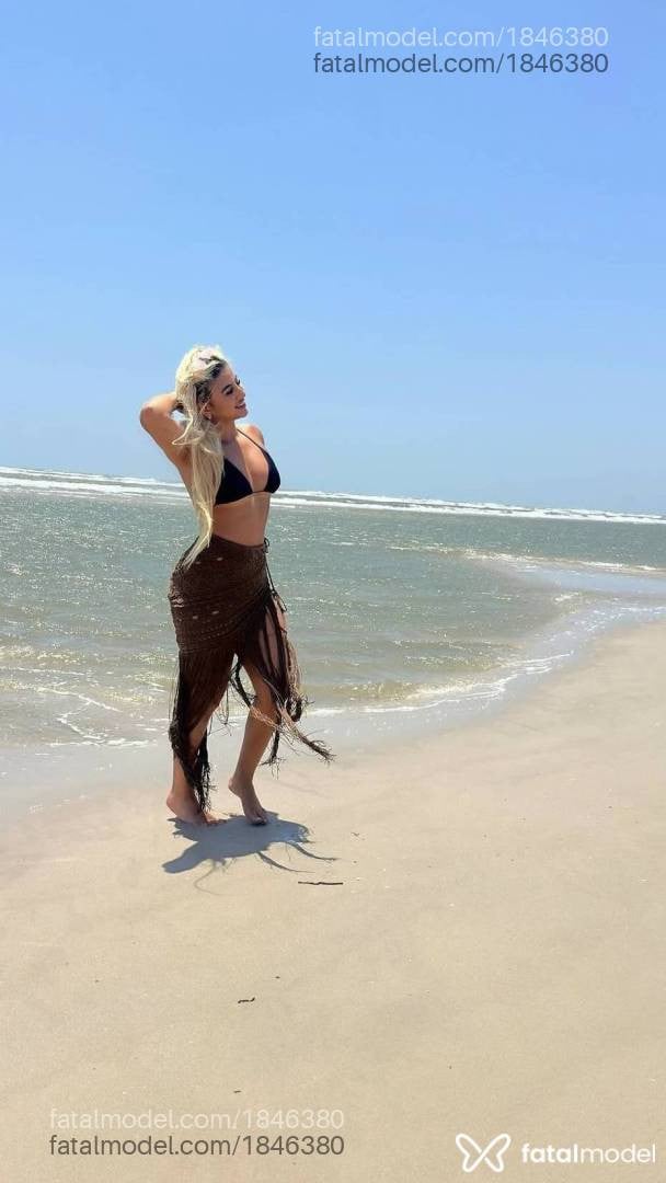Acompanhante mulher loira (o) de olhos castanhos em São Luís - Júlia Garcia