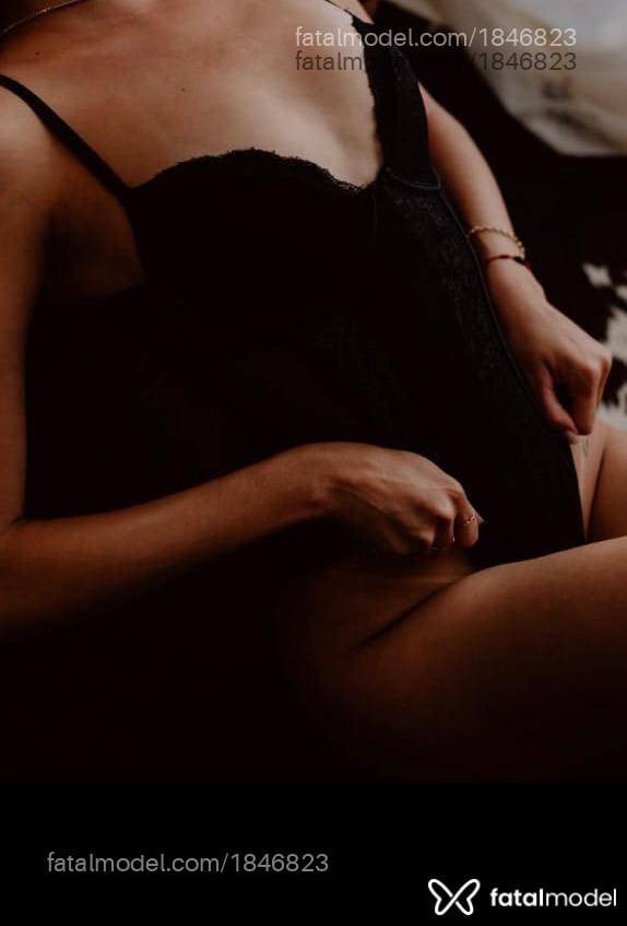 Acompanhante mulher loira (o) de olhos castanhos - Thais Escorpião Acompanhante mulher loira (o) de olhos castanhos - Thais Escorpião