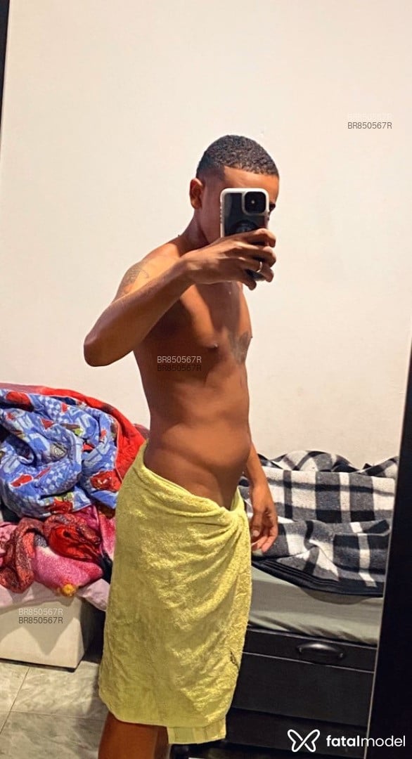Acompanhante homem morena (o) de olhos castanhos em Rio de Janeiro Acompanhante homem morena (o) de olhos castanhos em Rio de Janeiro - Coutinho