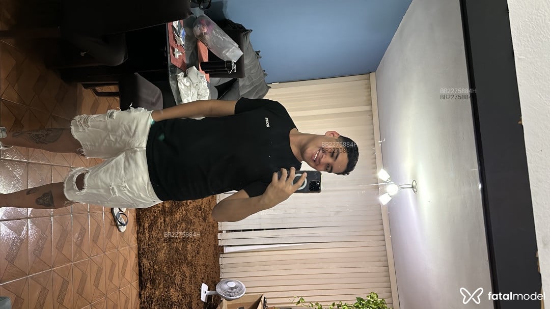 Acompanhante homem com cabelo castanho de olhos castanhos em São Paulo - Kauan