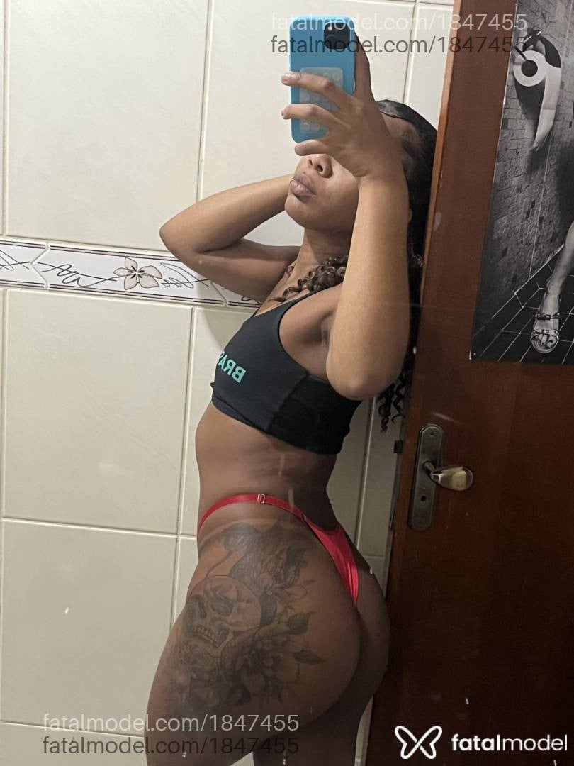 Acompanhante mulher com cabelo castanho de olhos castanhos em Ipatinga - Mel