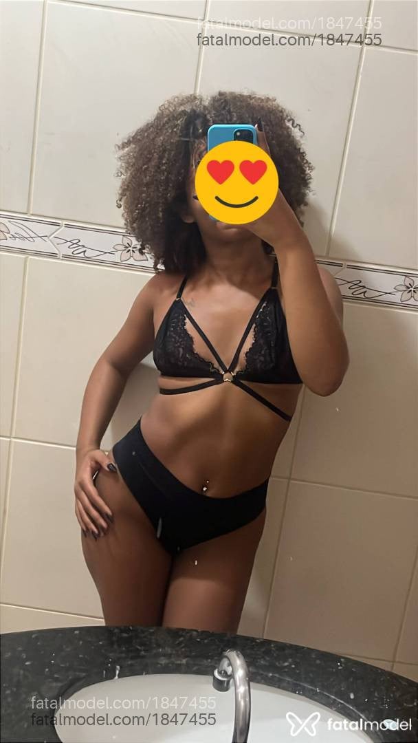 Acompanhante mulher com cabelo castanho de olhos castanhos - Mel