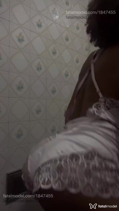 Acompanhante mulher com cabelo castanho de olhos castanhos em Conselheiro Lafaiete - Mel