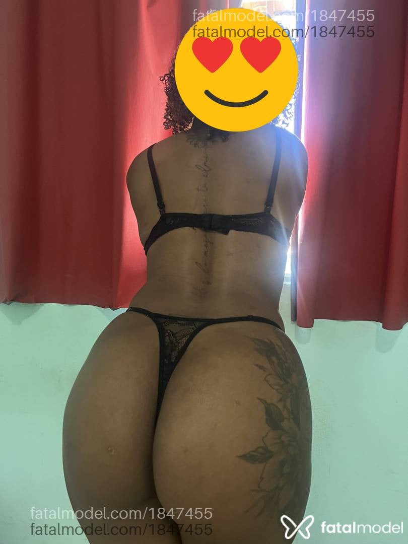 Acompanhante mulher com cabelo castanho de olhos castanhos - Mel