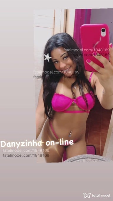 Acompanhante mulher com cabelo castanho de olhos pretos em Patos de Minas - Danyella