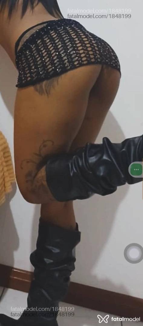 Acompanhante mulher com cabelo castanho de olhos castanhos - Naty Martins Acompanhante mulher com cabelo castanho de olhos castanhos - Naty Martins