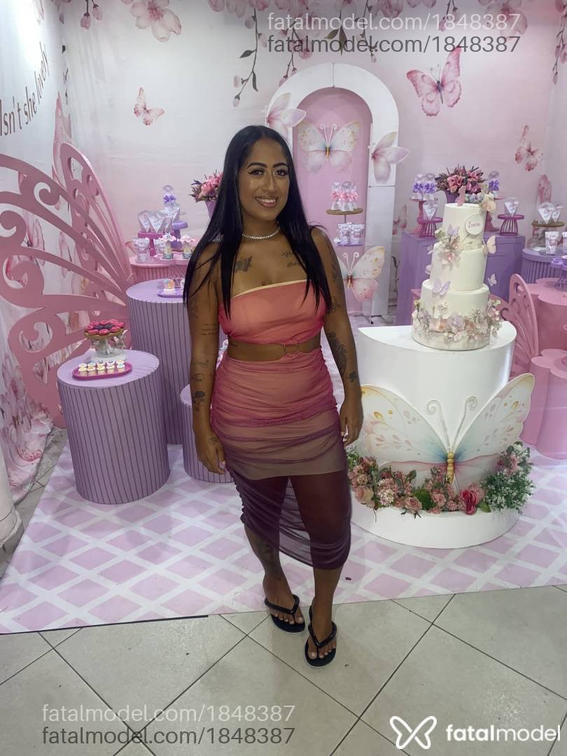 Acompanhante mulher morena (o) de olhos castanhos - Rebeka