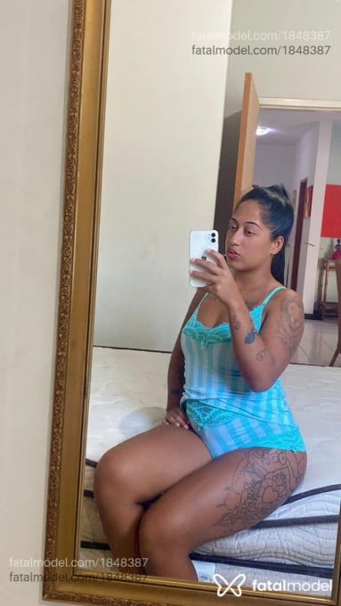 Acompanhante mulher morena (o) de olhos castanhos - Rebeka Acompanhante mulher morena (o) de olhos castanhos - Rebeka