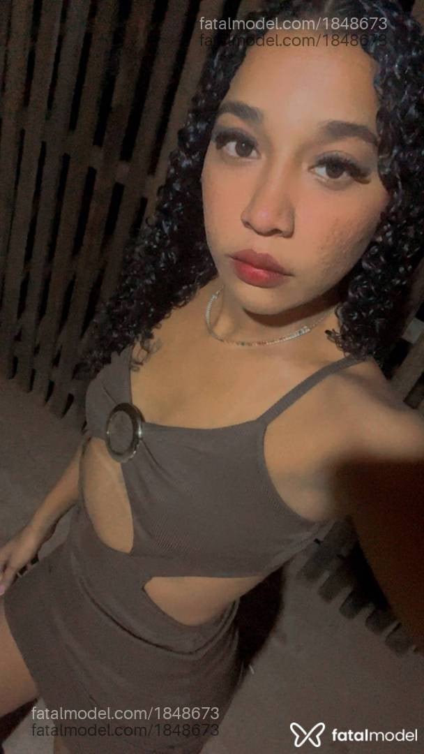 Acompanhante mulher com cabelo castanho de olhos castanhos - Mary Maria