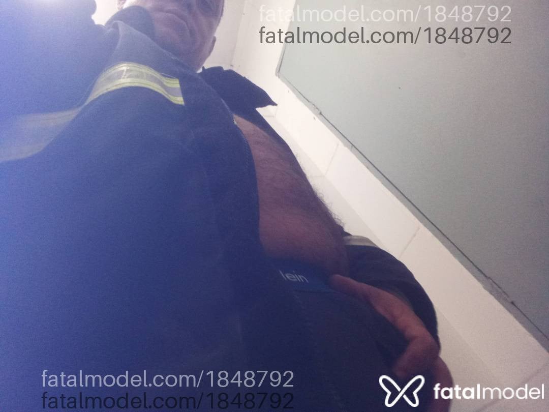 Acompanhante homem com cabelo castanho de olhos pretos em Esteio Acompanhante homem com cabelo castanho de olhos pretos em Esteio - Prazersempre