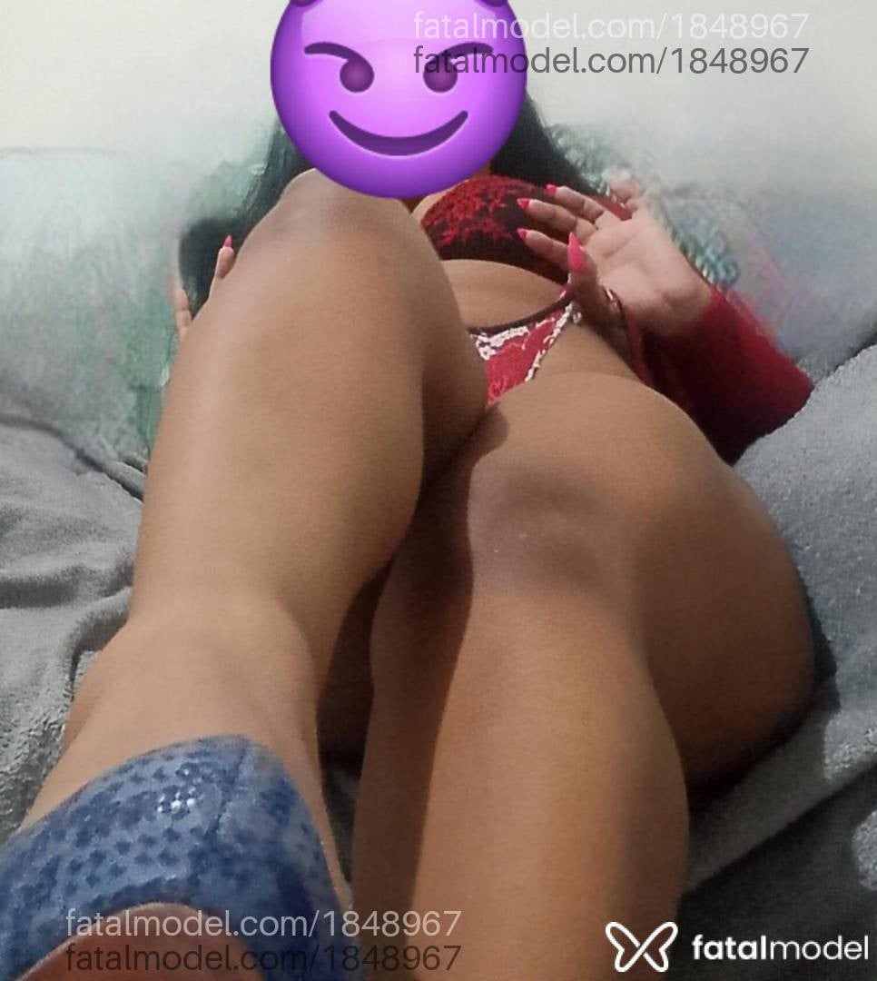 Acompanhante mulher morena (o) de olhos castanhos - Vicktoria Hilton