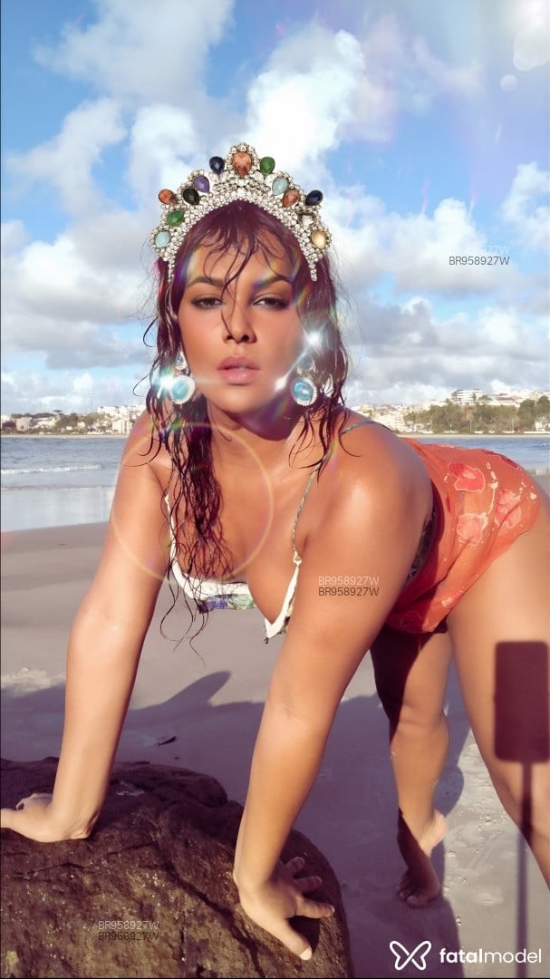 Acompanhante travesti morena (o) de olhos castanhos em Ilhéus - Deborah Roux