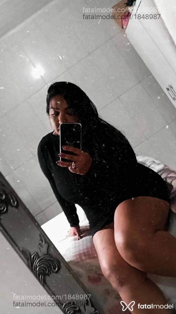 Acompanhante mulher morena (o) de olhos castanhos - Louize
