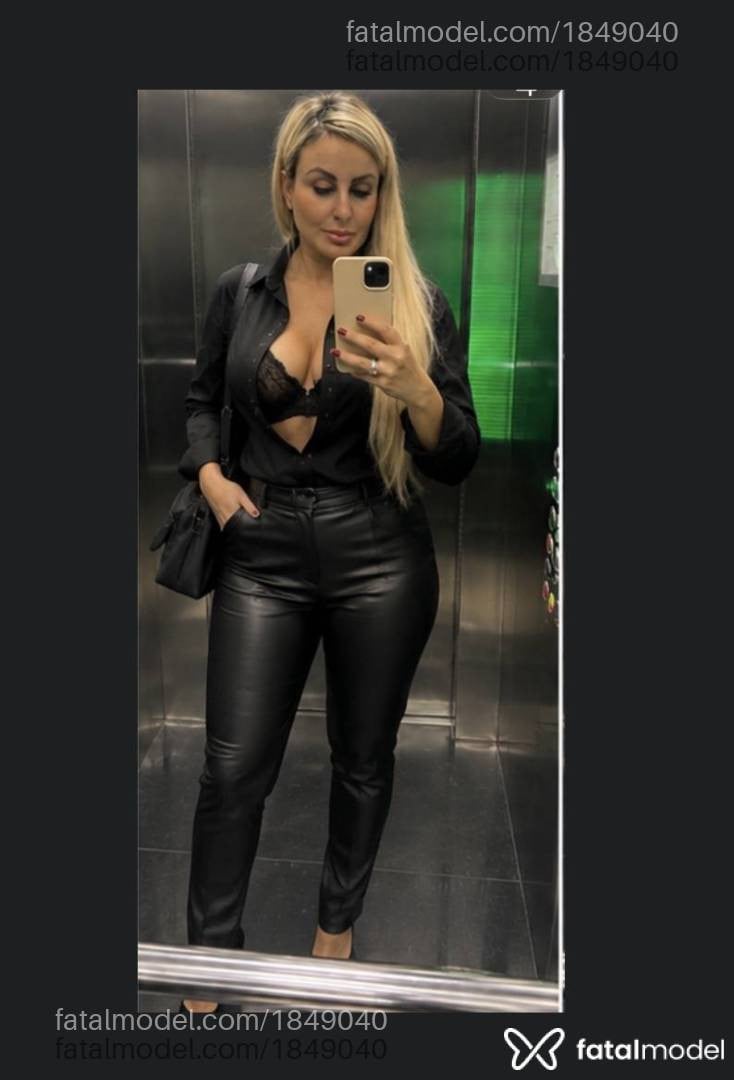 Acompanhante mulher loira (o) de olhos verdes - Kamila