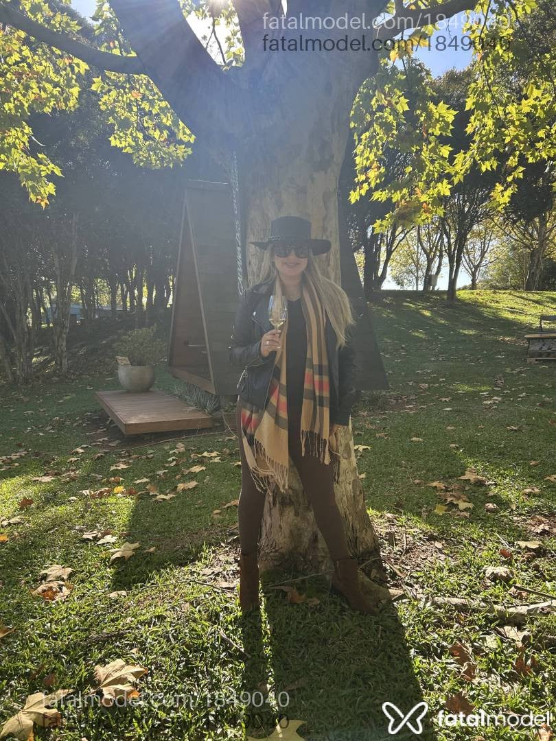 Acompanhante mulher loira (o) de olhos verdes em Caxias do Sul - Kamila