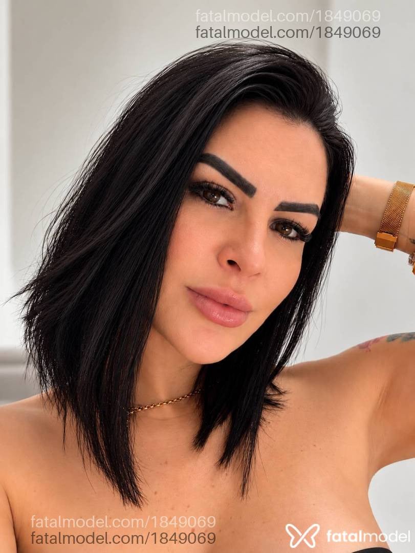 Acompanhante mulher morena (o) de olhos castanhos - Isadora Beaumont