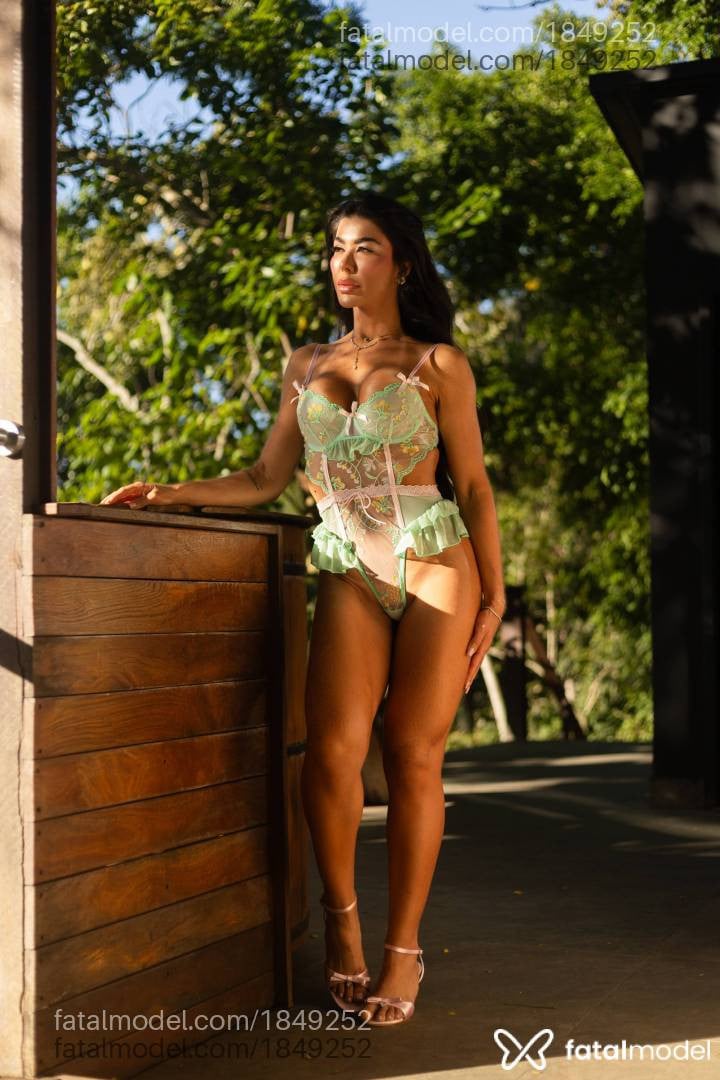 Acompanhante mulher com cabelo castanho de olhos castanhos em Rio de Janeiro - Júlia Torres